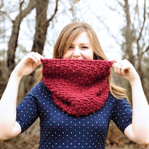 Crochet Cowl Pattern | Beginner Crochet Pattern | Chunky Neck Warmer for Fall and Winter