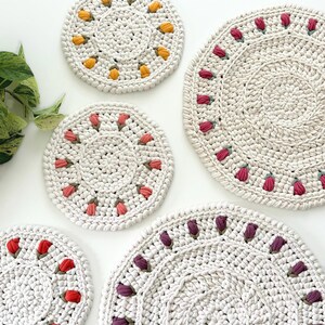 Crochet Doily Pattern - Round Placemat with Tulips, Floral Table Decor, DIY Spring Table Setting image 7