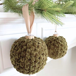 Crochet Pattern | Crochet Christmas Ball Ornament Pattern 097 | Crochet Bauble Pattern | DIY Christmas Tree Decorations image 7