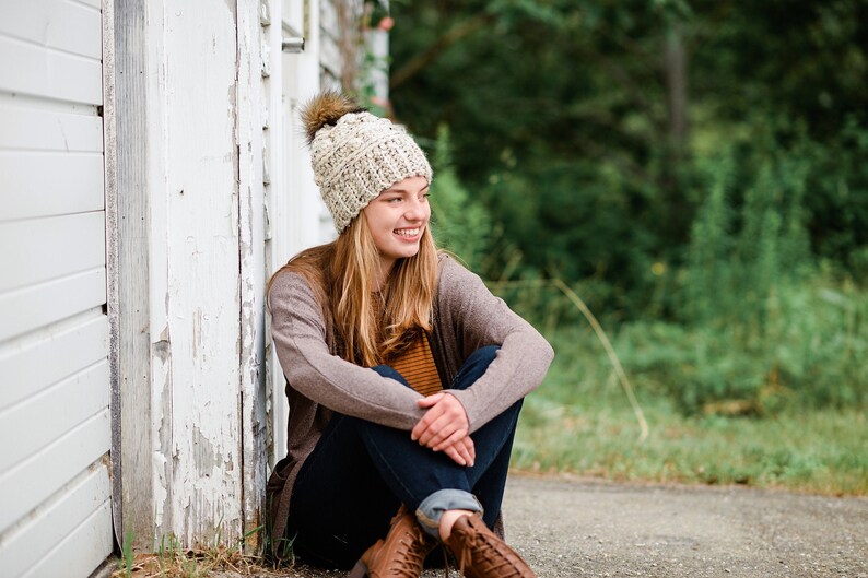 Women/'s Winter Hat Crochet Beanie Hat with Pom Pom Chunky Wool Hat for Her Winter Accessories Bobble Beanie Gift for Her