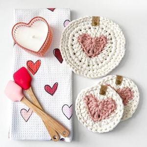 Modèle de crochet bricolage | Dessous de verre en forme de coeur au crochet et motif de coussin chauffant | Patron de cuisine au crochet | Motif Saint-Valentin