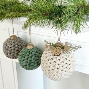 Crochet Pattern | Crochet Christmas Ball Ornament Pattern 097 | Crochet Bauble Pattern | DIY Christmas Tree Decorations