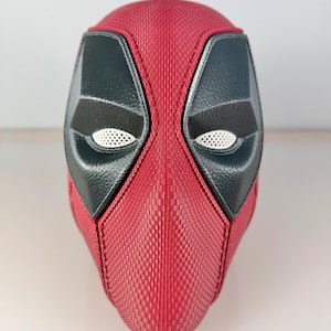 Magnetischer tragbarer Deadpool-inspirierter Helm | Modulare Cosplay Maske | Abnehmbare Paneele Comic-Art Display & Kostüm Stück