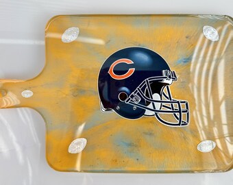 Planche à charcuterie en résine faite main | Décoration ballon de football bleu marine et orange
