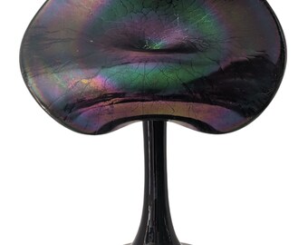 Stuart Abelman Iridescent Art Glass Vase: Pulled Feather, Oil Slick Finish