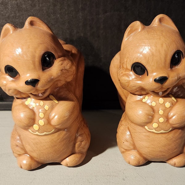 Vintage Twin Winton Laughing Squirrel Large Salt & Pepper Shakers