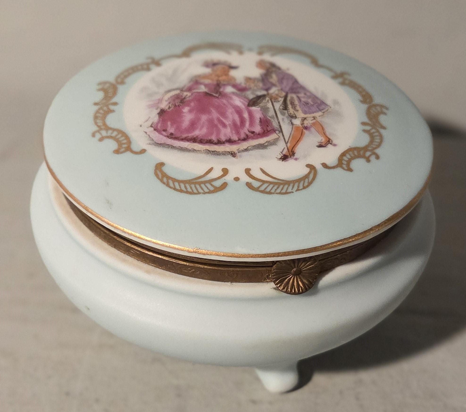 Vintage Elegant Japanese Porcelain Victorian Style Footed Trinket Box