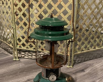 Vintage Coleman Lantern Model 220H 1974