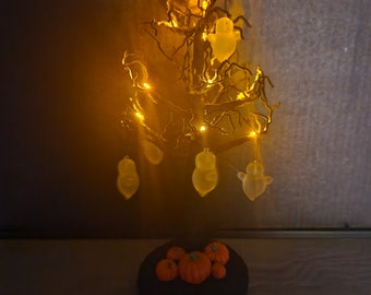 Hallmark Halloween Lighted Black Tree 5 Ghost Ornaments Pumpkins Lights UP!