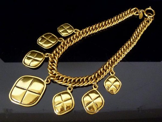 18K Chanel Glam Necklace