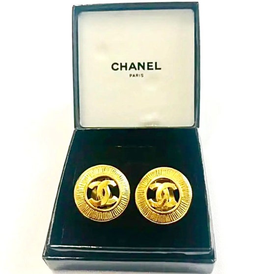 Chanel Pre-owned Vintage CC Round Clip-on Earrings Gold 