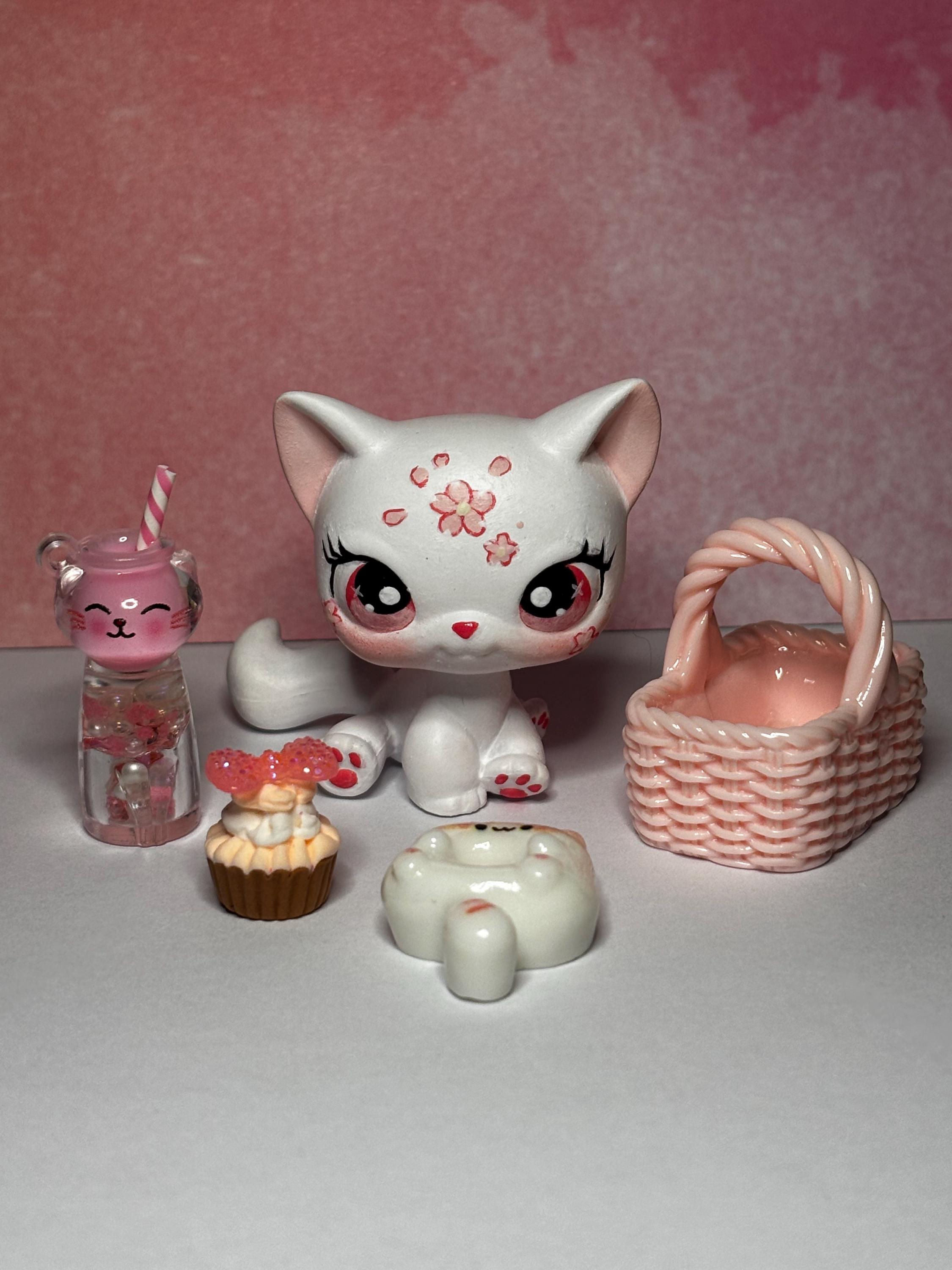 Authentic Littlest Pet Shop #1377 Shorthair Cat / Original Hasbro LPS