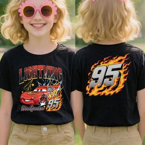 Sudadera de Rayo McQueen de 1977 con estampado a doble cara, sudadera con capucha de Disney Pixar Cars, suéter de Rayo McQueen, sudadera de Radiator Springs imagen 3