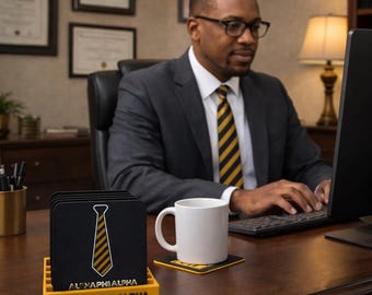 Alpha Phi Alpha inspiriertes Untersetzer-Set mit Halter | Schwarz & Gold griechisches Dekor