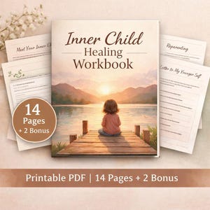 Può includere: Un quaderno di lavoro intitolato "Inner Child Healing Workbook" con un'illustrazione di un bambino su un molo che si affaccia su un lago al tramonto. Include 14 pagine più 2 pagine bonus. È visibile anche il testo "PDF stampabile".