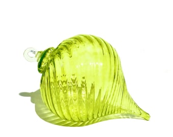 Limegrönt glas droppformad ornament
