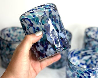 Blått dricksglas