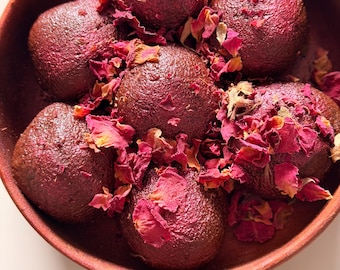 Exfoliante corporal Rose Silk Dilka: exfoliante tradicional sudanés, bolitas exfoliantes artesanales.