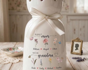 First Mom Now Grandma Vase, Nana's Garden Flower Vase, Birth Month Flower Vase, Birthday Gift for Nana, Family New Year Decor, Mother's Day