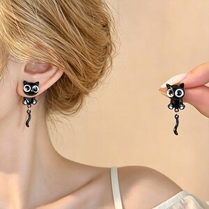 Pendientes colgantes de gato negro, pendientes de botón de animales de dibujos animados esmaltados, joyería felina original