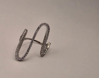 Anello a fascia alta con anello a occhiello aperto in argento sterling 925 con pavé di zirconi, taglia 5.5.