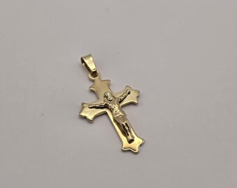 Ciondolo a crocifisso in argento sterling placcato oro, croce a bracci svasati con corpo 925