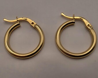 18K Yellow Gold Classic Hoop Earrings (0.625 Inch, 1.5g)
