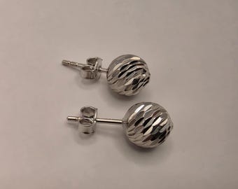 14K White Gold Faceted Ball Stud Earrings (0.25 Inch, 2g)