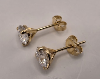 14K Yellow Gold CZ Solitaire Stud Earrings (0.25 Inch, 1g)