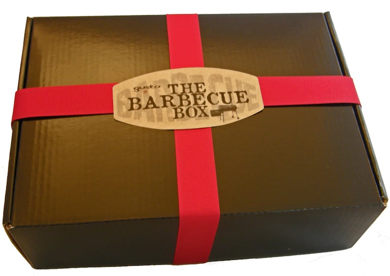 Gusto's Gift Set: THE BARBECUE BOX Rubs for Chicken, Pork, Beef and Spices for Potatoes Perfect Grilling Gift image 8
