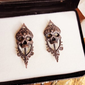 Skull jewelry / skull earrings / human skull jewelry / witch jewelry / goth jewelry / pagan jewelry / dark art