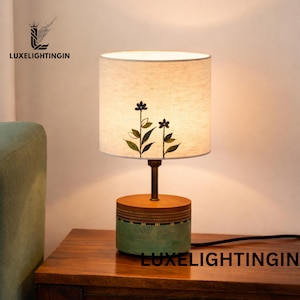 Handbemalte Blumen Tischlampe, Mango Holz Sockel, E14 Glühlampe