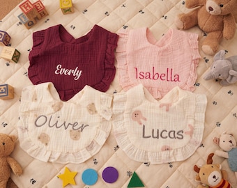 Babador personalizado para bebê - Um presente encantador para recém-nascidos, ideal para chás de bebê ou primeiros aniversários, feito de musselina de algodão macia com bordado.