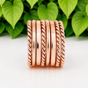 Conjunto de 7 anéis de cobre para usar em conjunto, anéis minimalistas de corda torcida, joias boho para o dia a dia.