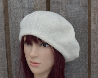 Classic French Wool Beret – Sophisticated Winter Warmth