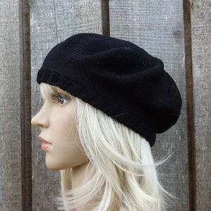 berretto francese estivo in maglia di cotone nero, cappello sottile e traspirante da donna
