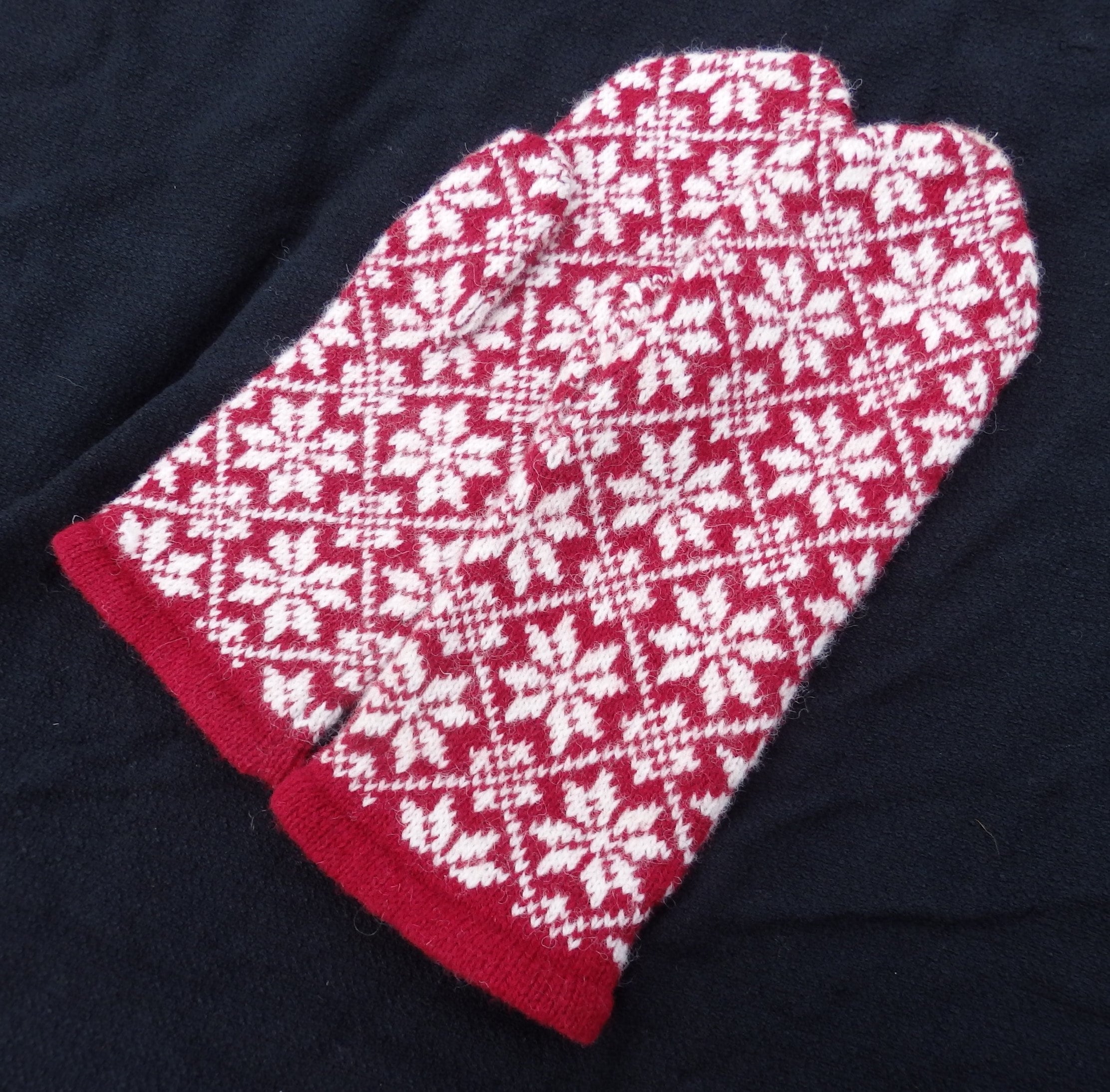 red white Latvian wool mittens, knit woolen mitts, knitting mittens for adults, warm winter gloves