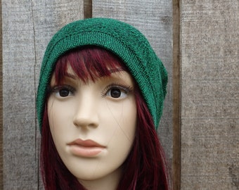 tricoter un chapeau en coton vert coloré, un chapeau d’été mince tricoté, un bonnet respirant fait à la main, une casquette slouch en dentelle