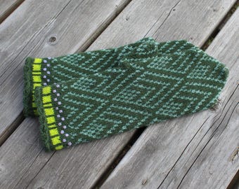 Warm Latvian wool mittens, knit green gloves, knitting mittens for adults,