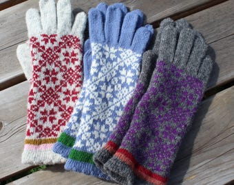 Latvian wool gloves, Knitted warm fingered gloves, size M colorful hand warmers