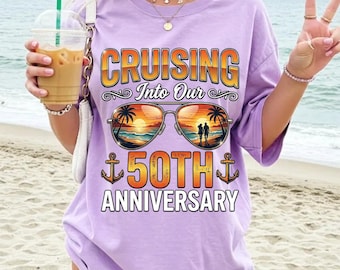 Vintage cruisen naar ons 50-jarig jubileum Comfortkleuren 50 jaar samen T-shirt, cadeau gouden jubileum, graphic tee stel liefde