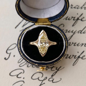 Bague solitaire marquise jaune fantaisie | Certificat IGI | Or 14k ou 18k | Anneau fendu