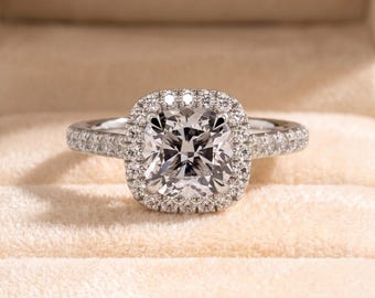 Anello di fidanzamento a cuscino | Anello di fidanzamento con pavé di diamanti - Diamante sintetico da 2 ct, fascia pavé, oro 18 carati