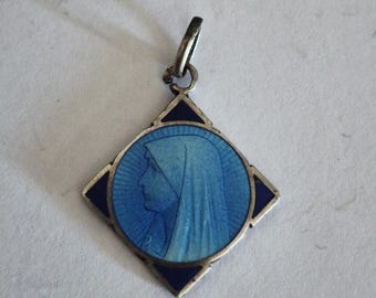 Medalha religiosa antiga da Virgem Maria em prata maciça e estilo Art Déco esmaltado.