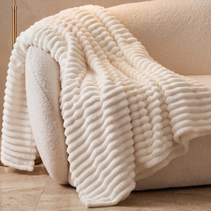 Manta polar color crema de 50x60 cm / Manta suave y mullida a rayas para sofá / Manta cálida y acogedora para sofá / Regalo de decoración moderna y neutra para el hogar