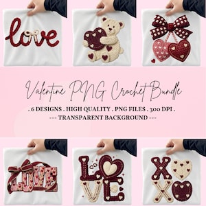 Peut inclure: Plusieurs t-shirts blancs avec des motifs de crochet sur le thème de la Saint-Valentin. Les motifs incluent le mot "love", un ours en peluche tenant un cœur, des cœurs et les lettres "X" et "O". Le texte "Valentine PNG Crochet Bundle" est également présent.