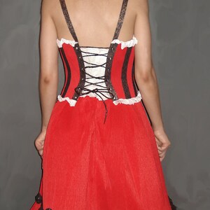 Cancan Dress - made of paper image 3