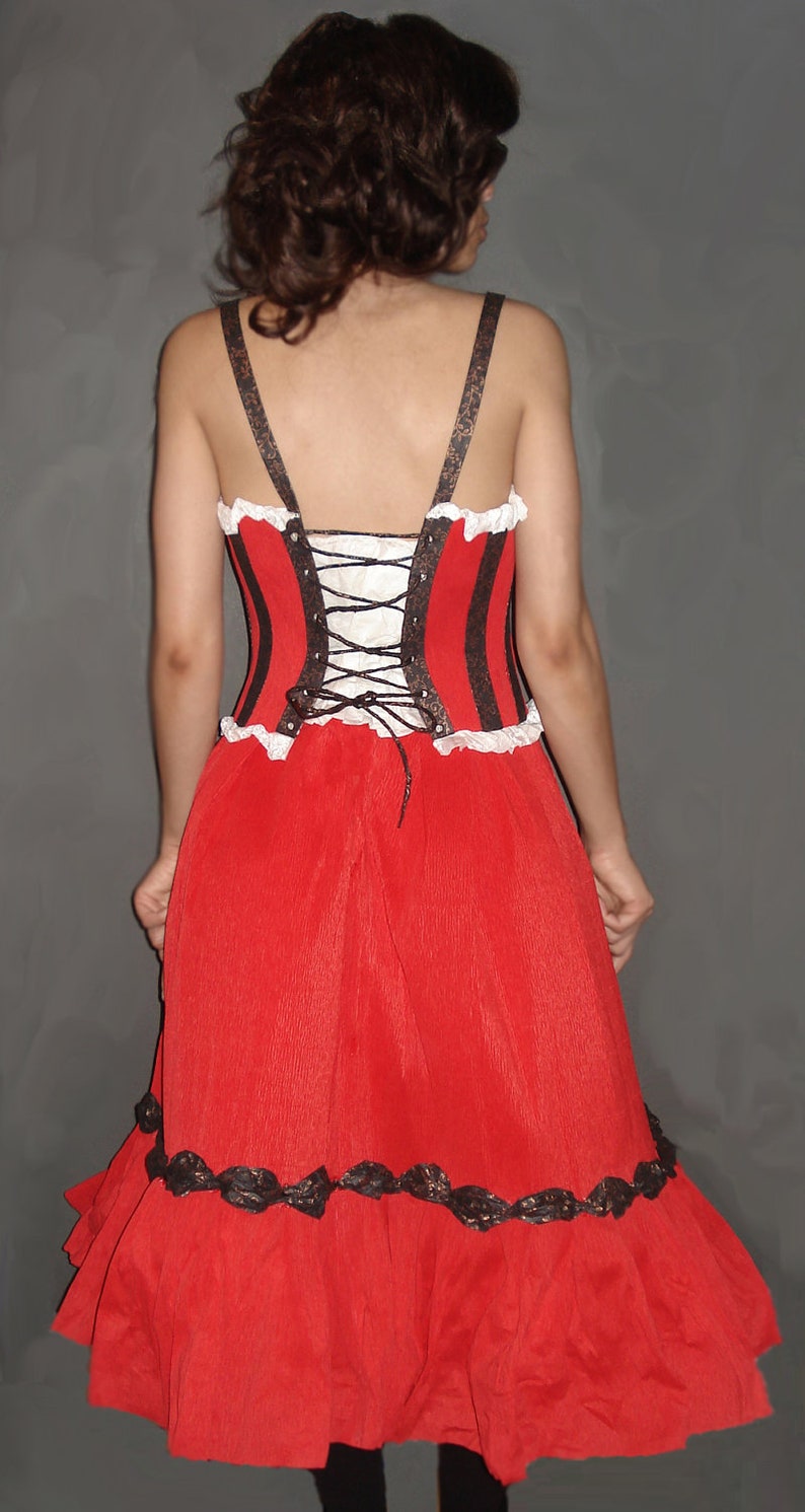 Cancan Dress - made of paper image 3