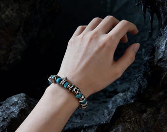 Turquoise Skull Bead Bracelet, Gothic Punk Charm Bracelet, Elastic Beaded Wristband, Unisex Dark Aesthetic Jewelry, Alternative Fashion Gift