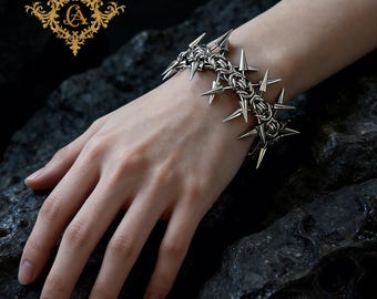 Punk Spike Chain Bracelet, Gothic Studded Cuff, Heavy Metal Link Bracelet, Edgy Biker Jewelry, Unisex Alternative Statement Bracelet